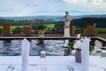 Berghof mit Pool und Blick auf die Berge - Dinner am Pool