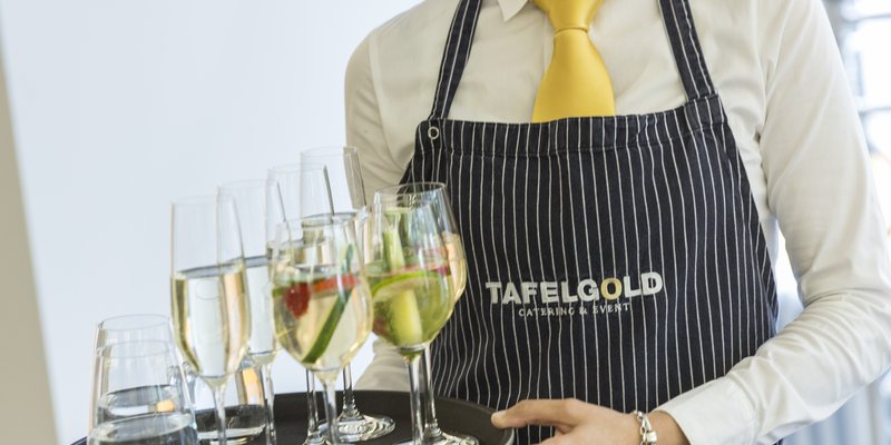 Filmkantine und Bar mit Glasfront, Grünwald