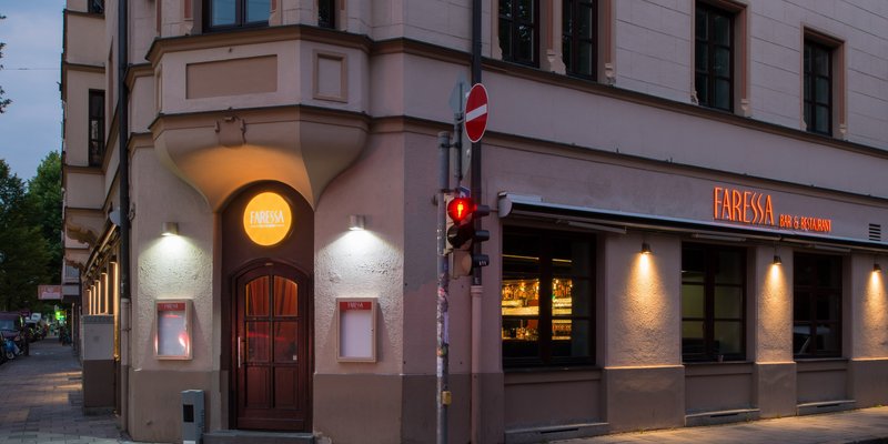 Moderne Bar-Restaurant in Schwabing
