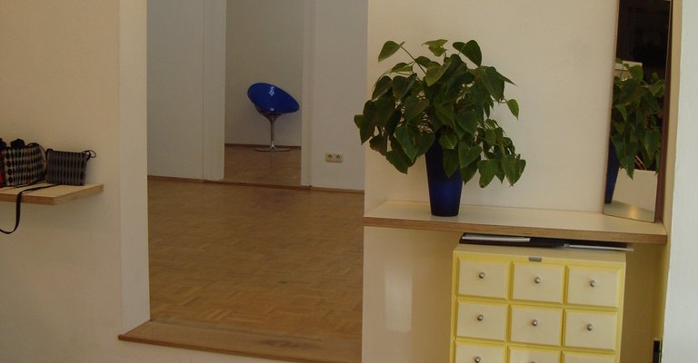 Gallery and goldsmiths