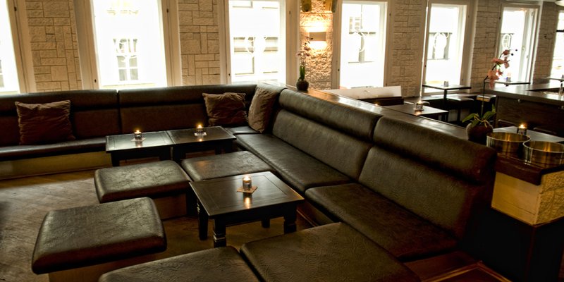 Exklusive Lounge-Bar in Steinoptik, Stadtmitte