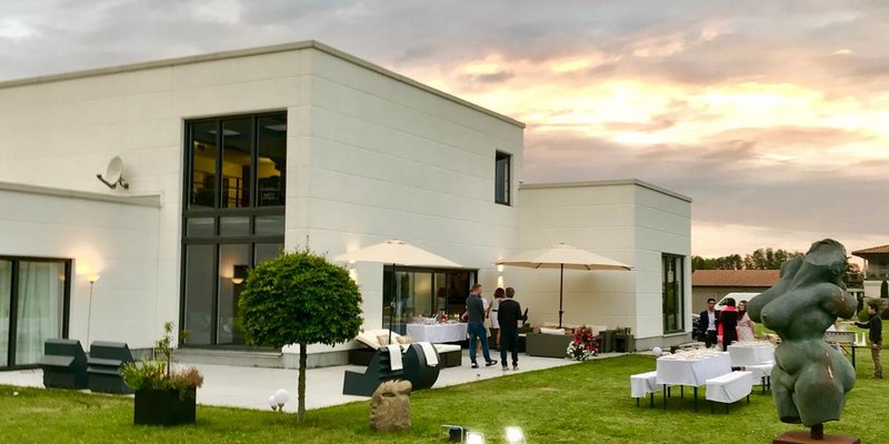 Kunsthaus mit Aussicht auf die Berge