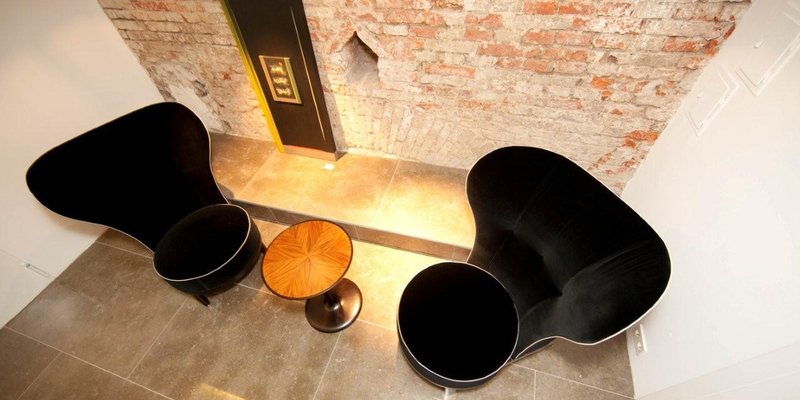 Gallerie in der Innenstadt - downstairs