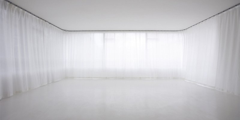 Weißes Mietstudio und Showroom
