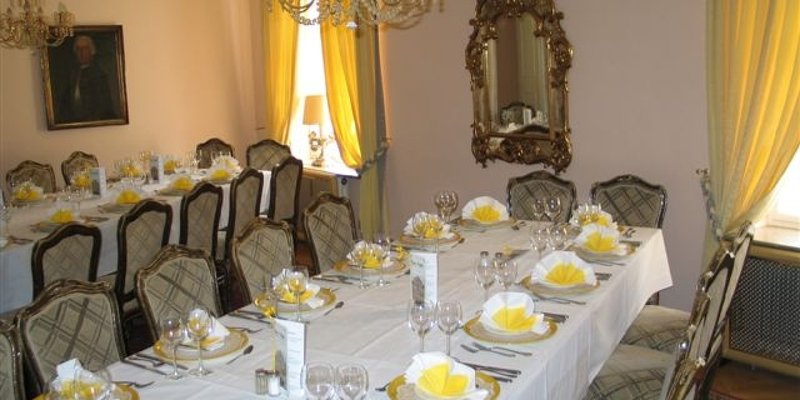 Wunderschönes Restaurant-Schlösschen Wunderschönes Restaurant-Schlösschen