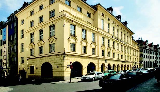 Zwei klassische Säle im Zentrum Münchens