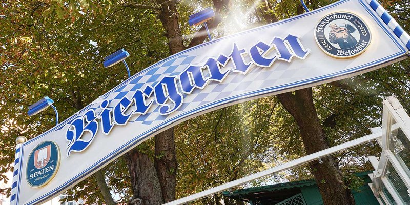 Hotel Restaurant m. Stuben & Tagungsräumen - Biergarten / Terrasse / Salettl