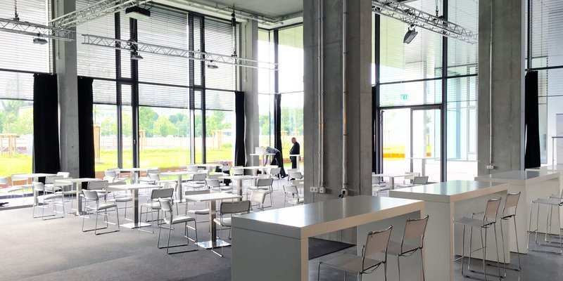 Large event Studio, lots of glass, concrete