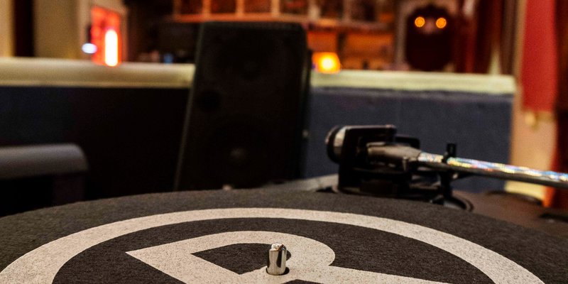 Pizza dance bar in a central location