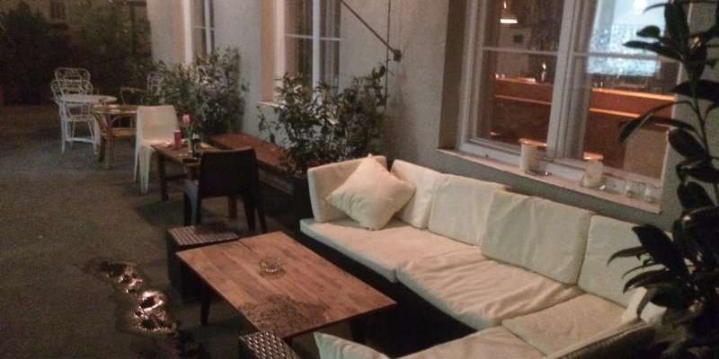 Small vintage bar close to station up to 40 persons