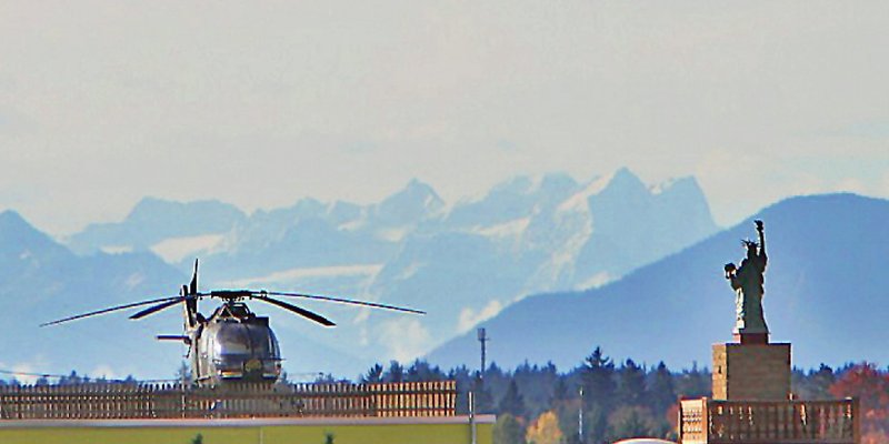 Atelier mit Skulpturengarten  - Blick bis zu den Alpen