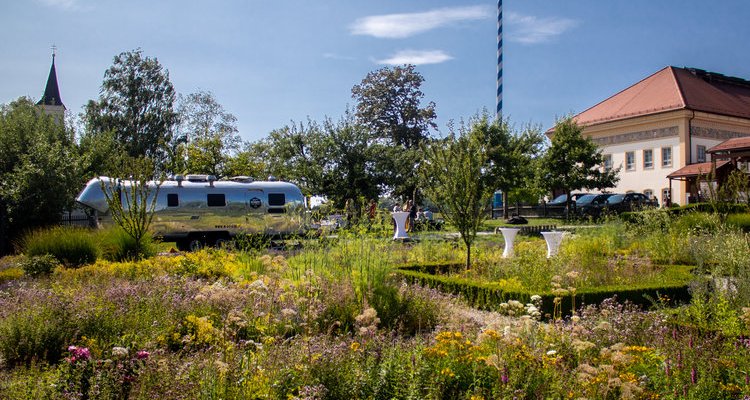 Hofgut m. Saal, Kapelle, verwunschenem Garten - Klostergarten / Kräutergarten