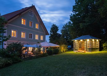 Landhaus mit Einrichtung im englischen Stil