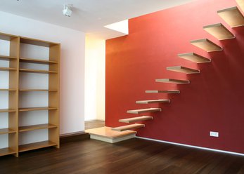 Kleines Design-Büro, rötlich