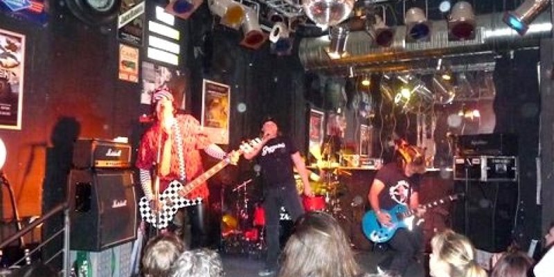 Club mit Rock-/Auto-Dekoration