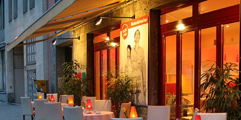 Moderne Location mit Terrasse, zentral