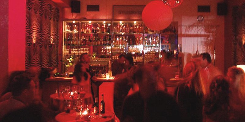 Cheap bar in Schwabing f. celebrations