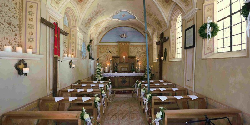 Restaurant mit Saal und Panoramaterrasse