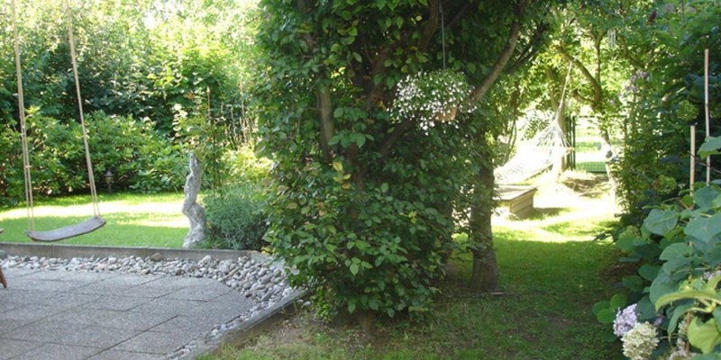 Semi-detached house with southern flair