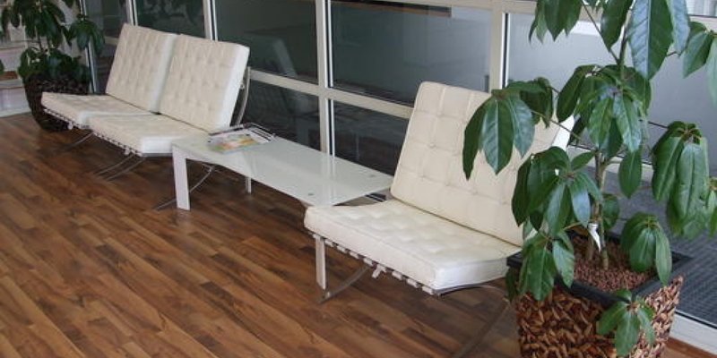 Büro Bauhausstil weiss modern