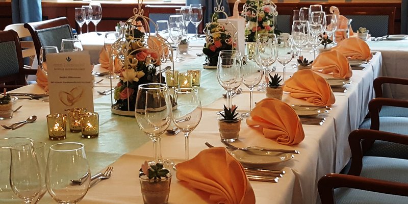 Hotel Restaurant m. Stuben & Tagungsräumen - Biedermeierstube