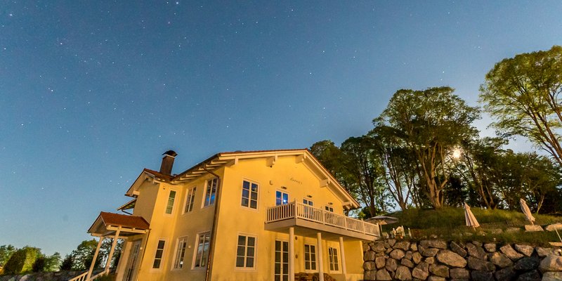 Restaurant mit Saal und Panoramaterrasse