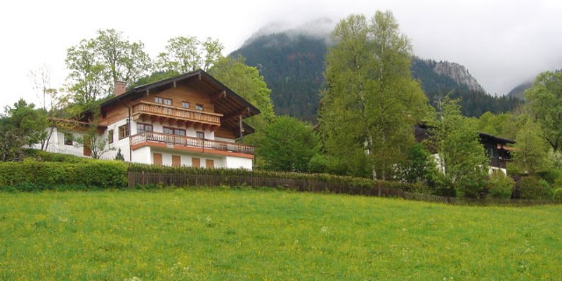Ländliche Villa mit spektak. Alpenblick