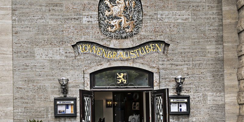 Traditions-Location mit großem Saal und Bar