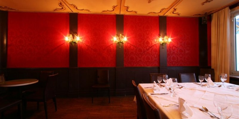 Edles Restaurant m. Blick auf Rathaus Edles Restaurant m. Blick auf Rathaus