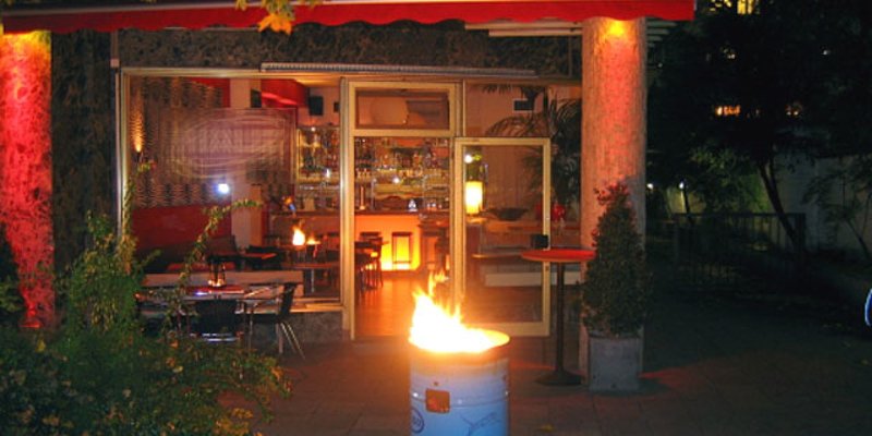 Cheap bar in Schwabing f. celebrations