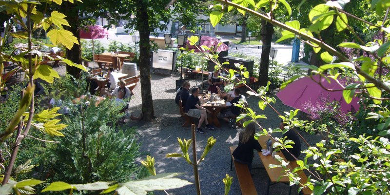 Alpenrose Bayrischzell - Tagen in den Bergen - Biergarten