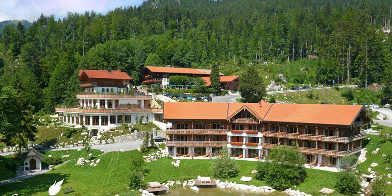 Berghotel mit urigen Stadeln, Stuben, Hütten
