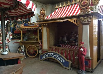Estate retro look: Steampunk & circus