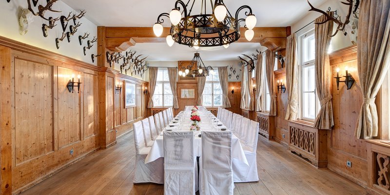 Gaststätte mit Saal, Stuben und Biergarten