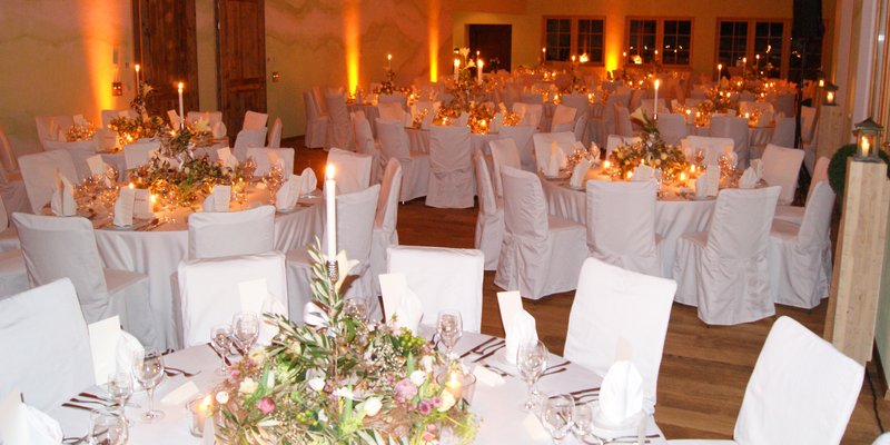 Berghotel mit urigen Stadeln, Stuben, Hütten