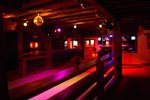 Gemütlich eingerichtete Bar mit Tanzfläche