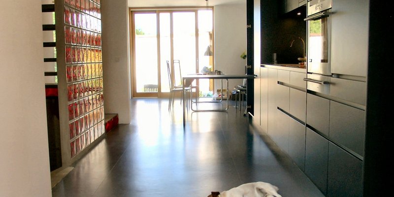 Atelier-Doppelhaus in zeitgenöss. Stil