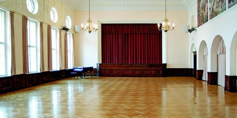 Zwei klassische Säle im Zentrum Münchens