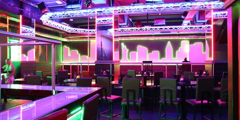 Rental Club and event location, even Fri / Sat