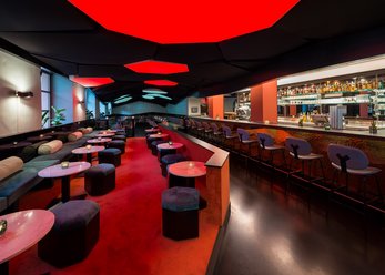 Modern bar-restaurant in Schwabing