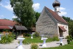 Gutshof bei München mit Kirche und Panorama - Kirche Kirche