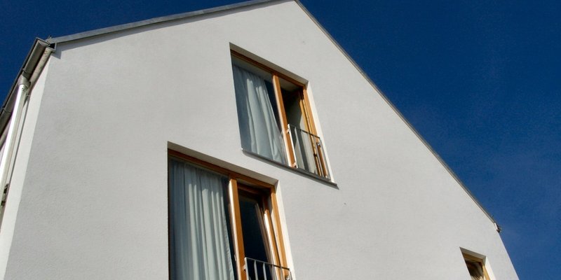 Atelier-Doppelhaus in zeitgenöss. Stil