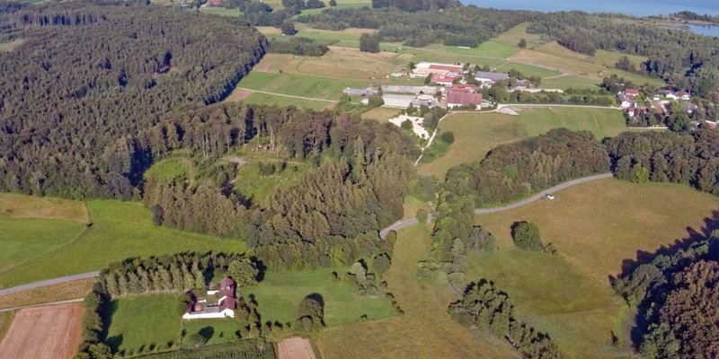 Freistehendes Landhaus mit Pool & Whirlpool