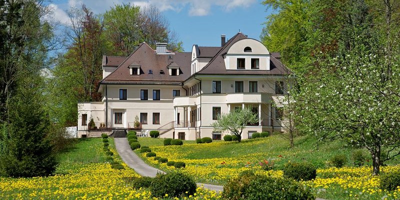 Hotel in historischer Villa im Grünen