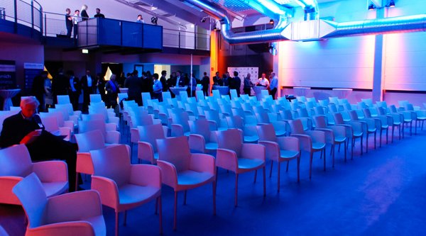 Event hall with foyer, on the Ostbhf