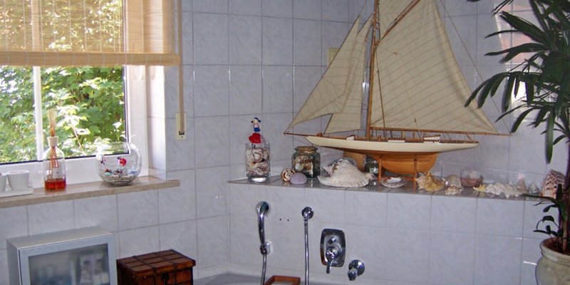 Semi-detached house with southern flair