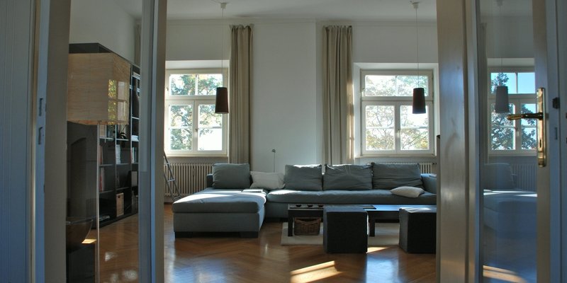 Kreuz-Gewölbe Traumwohnung - Blick Eingangshalle - Wohnzi