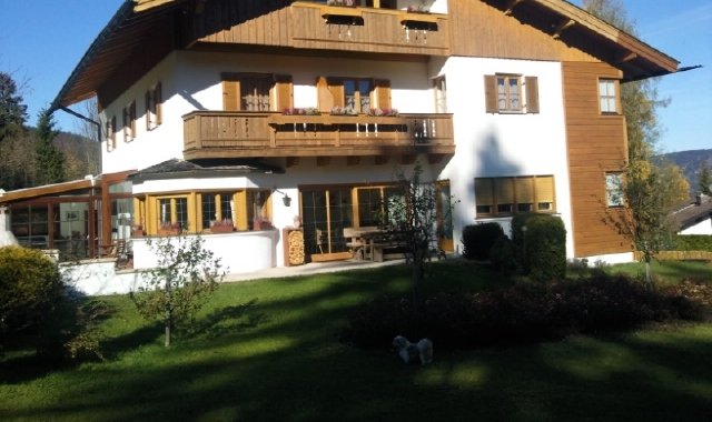 Landhaus-Villa am Schliersee mit Bergblick