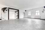 Photo studio with parking and with concrete floor