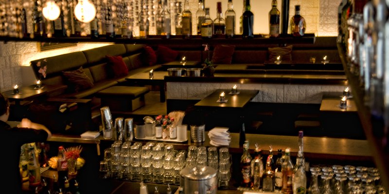 Exklusive Lounge-Bar in Steinoptik, Stadtmitte